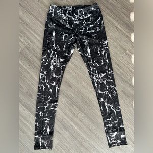 Gottex black and white marbled athletic leggings